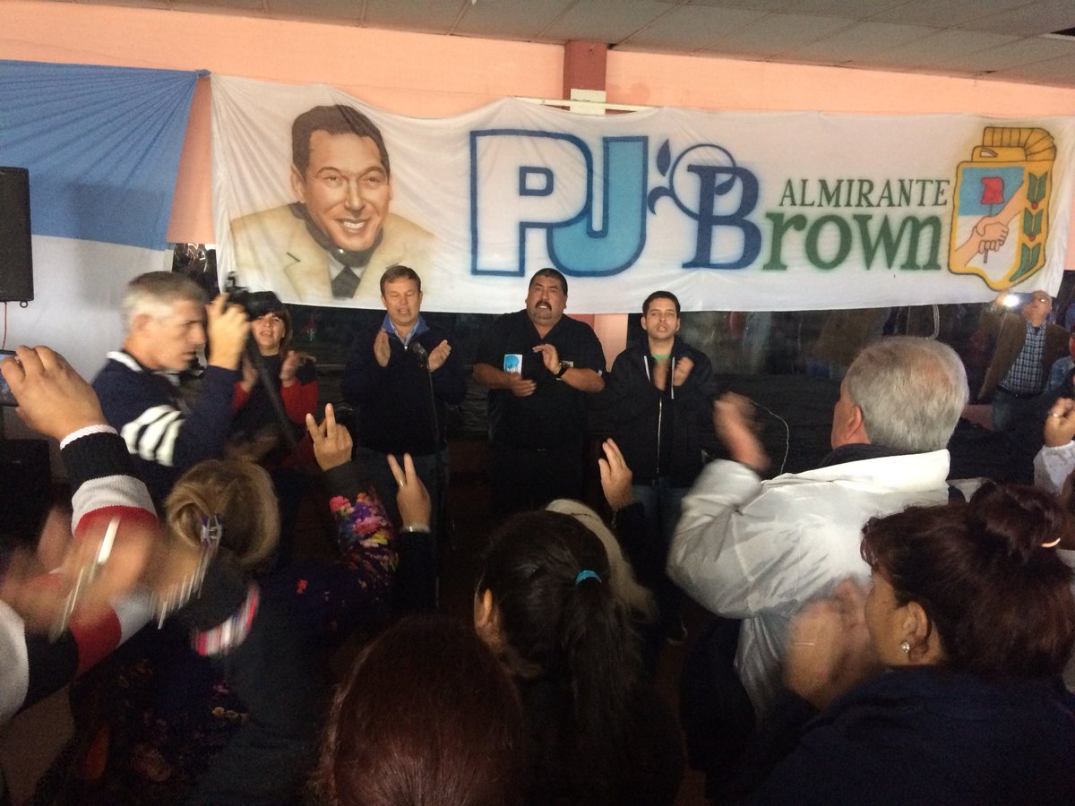 JuanoFabiani's tweet photo. Junto a @CascallaresPJ y más de 1000 compañeros celebramos el día del trabajador en el camping municipal. #SomosBrown https://t.co/axz86YLtsA