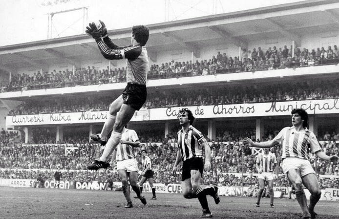 FOTOS HISTORICAS O CHULAS  DE FUTBOL - Página 12 DcH9arcXcAE1ERg