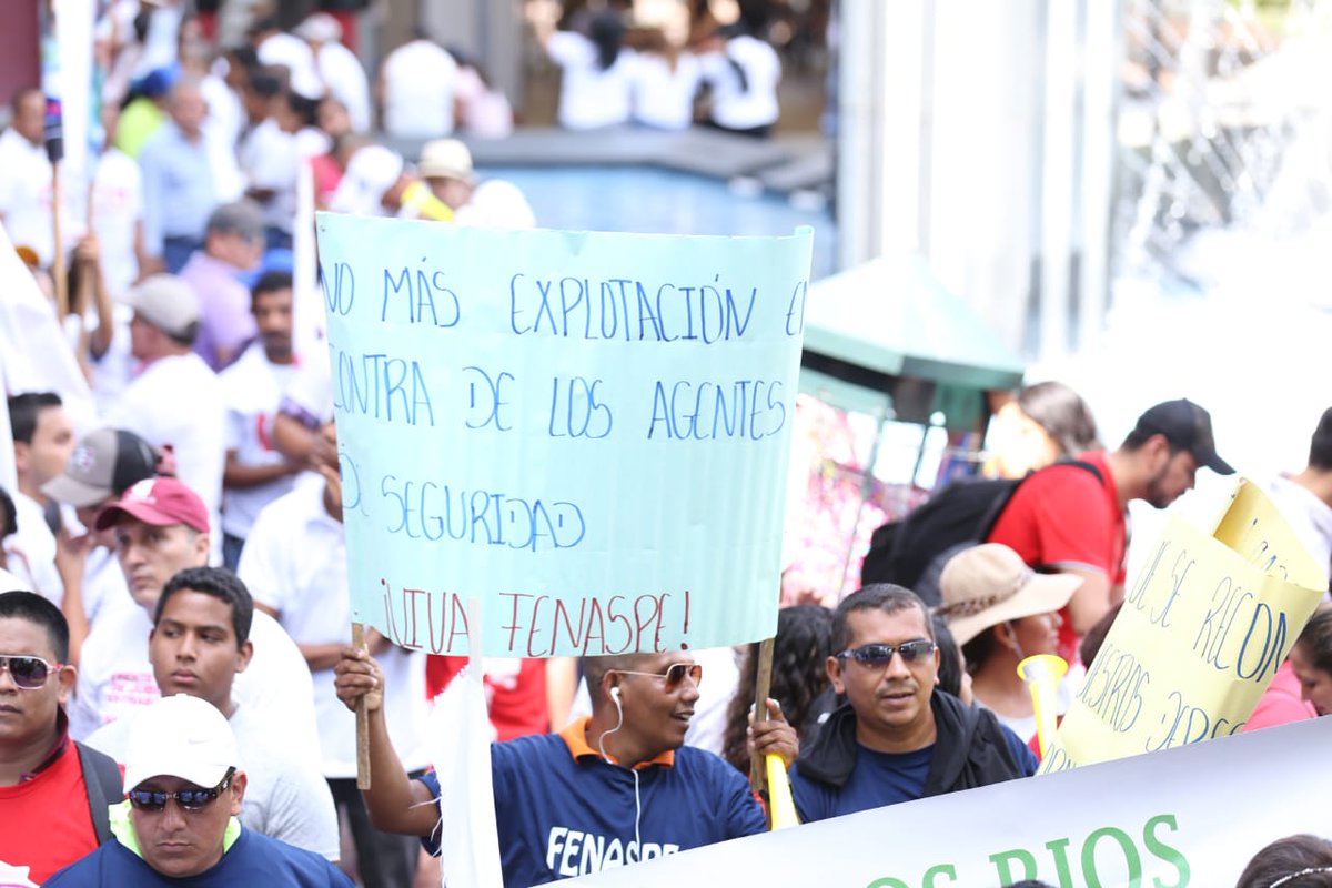 “El impulso al nuevo Código Orgánico Integral del Trabajo va a ser el resultado de un amplio diálogo nacional, donde las centrales sindicales, colectivos, entre otros, aportarán a este hito fundamental en la garantía de derechos de la clase trabajadora”, #EcuadorTrabajaUnido