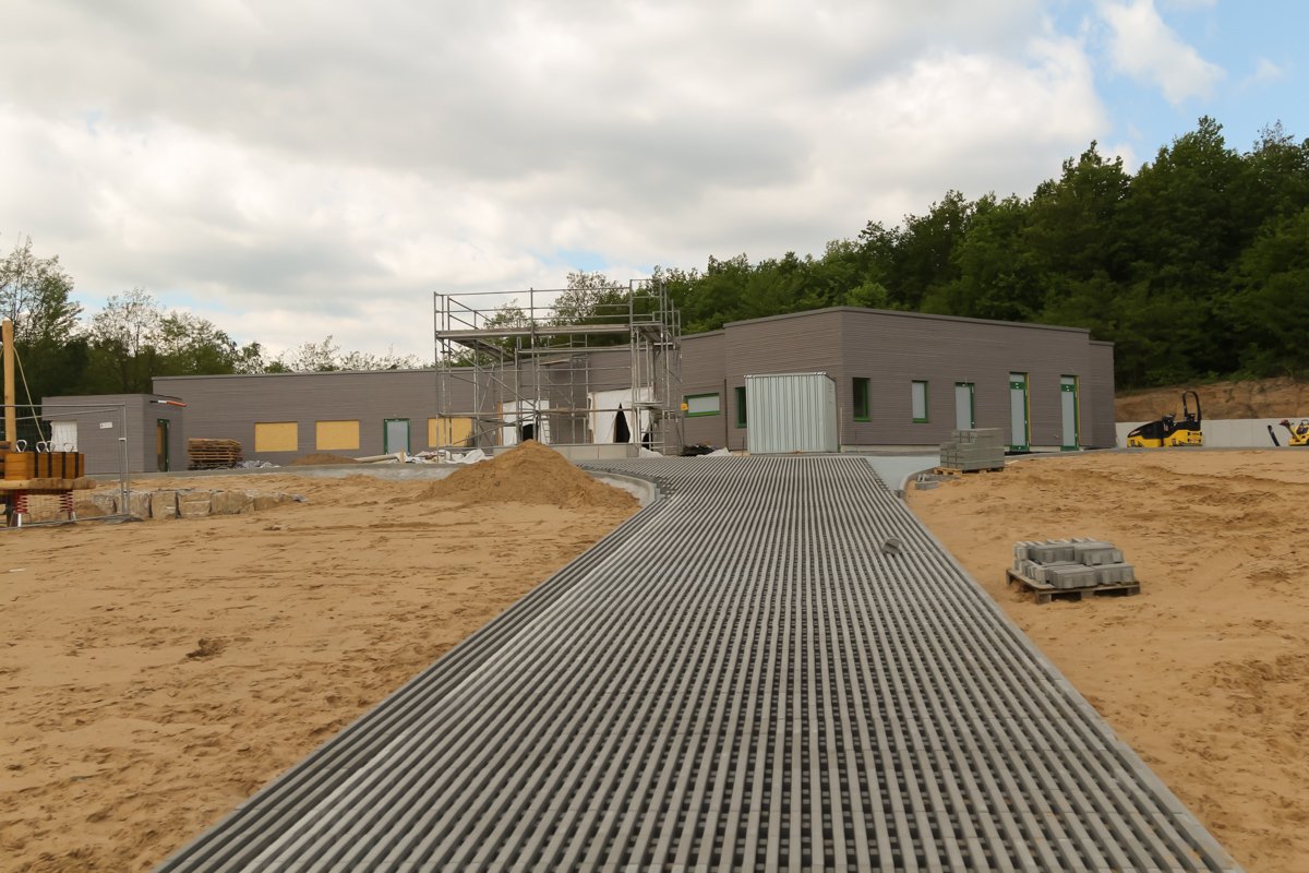 PintaBeach's tweet photo. Der Weg bald fertig https://t.co/5zwWxyJ1A4