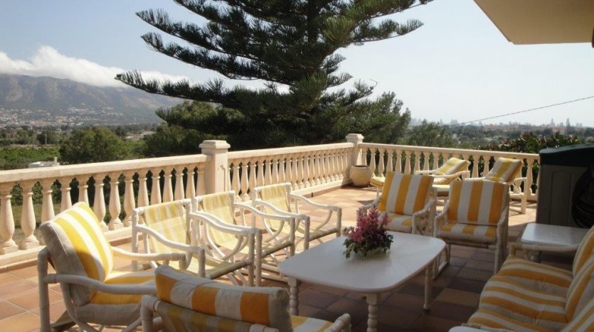 spinrest's tweet photo. 10 bedrooms 10 bathrooms Beautiful Hotel with sea and mountain views for sale in Alfaz del Pi, Alicante. They celebrate weddings, retirement parties, communions. The hotel was renovated in 2009 and in operating.
For more details: https://t.co/0OLKEgaXH6 #hotelforsale https://t.co/Ppsn0QnzEK