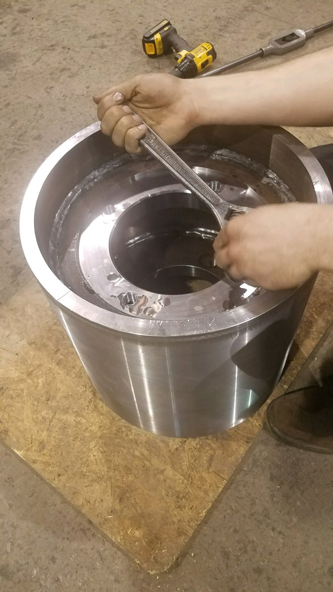 DPriceMetalServ's tweet photo. If only there was enough time in the day where we could sit and watch these cutter drums coming together. Love the #precision, the #skill, and the #focus. #manufacturing #welding #fabricating #asphaltmilling https://t.co/jeH4tKREur