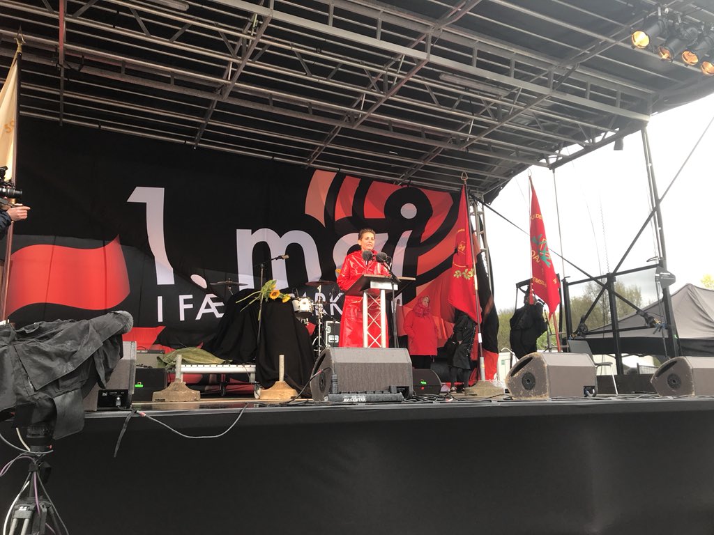 avisen_dk's tweet photo. Hilsen til @sophieloehde fra @PiaOlsen: De offentligt ansatte er ikke forkælede. De er bare drøntrætte af at blive talt ned til. #1maj #arbejde https://t.co/eH8850bKNu