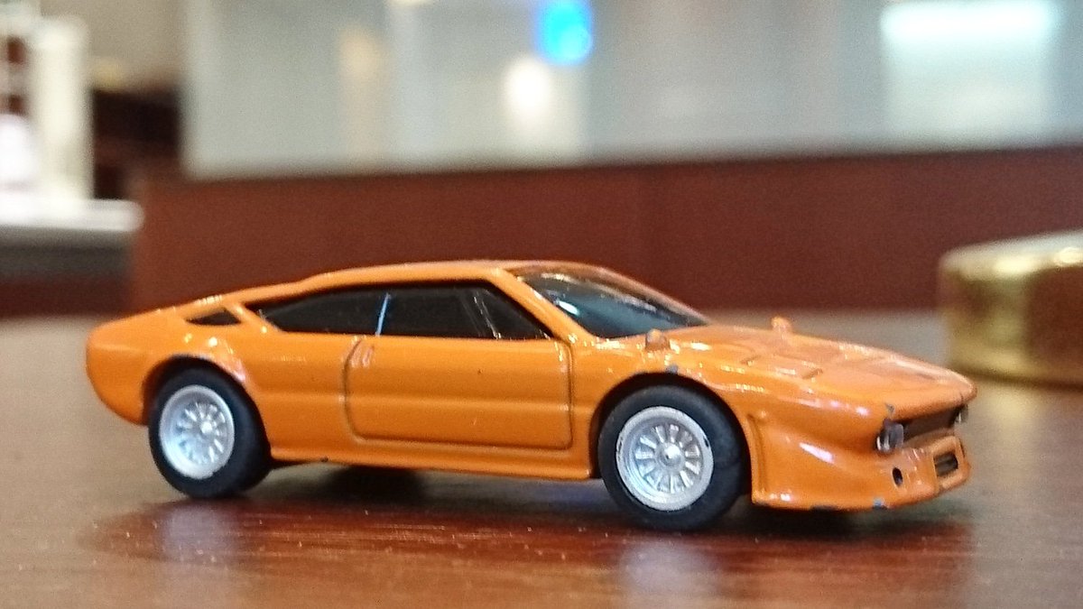 ランボルギーニ・ウラッコ・ラリー。UCC販促品の1/72プルバックカー