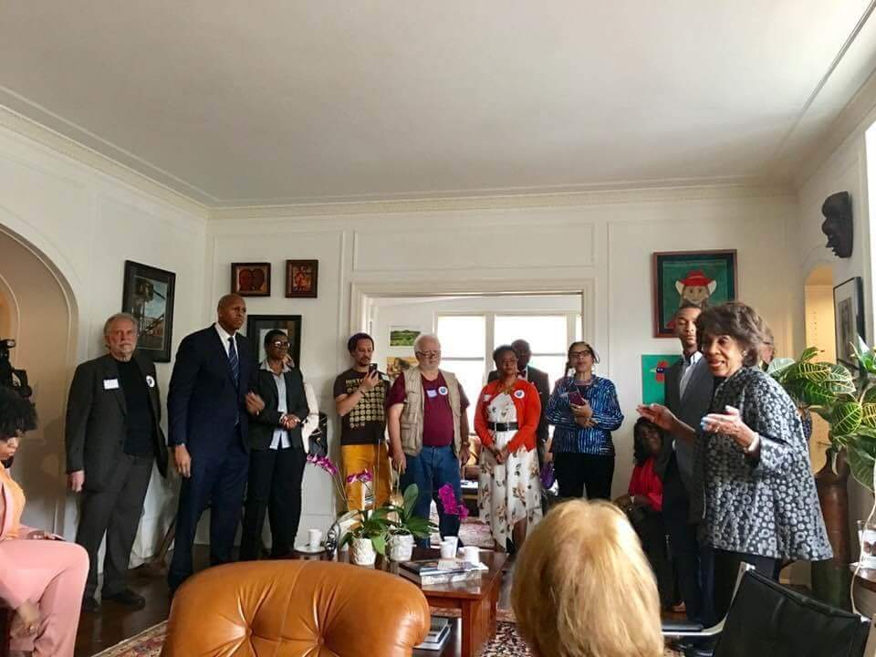 kathycan33's tweet photo. It was wonderful meeting you, @MaxineWaters! https://t.co/Abn7NJ8gTz