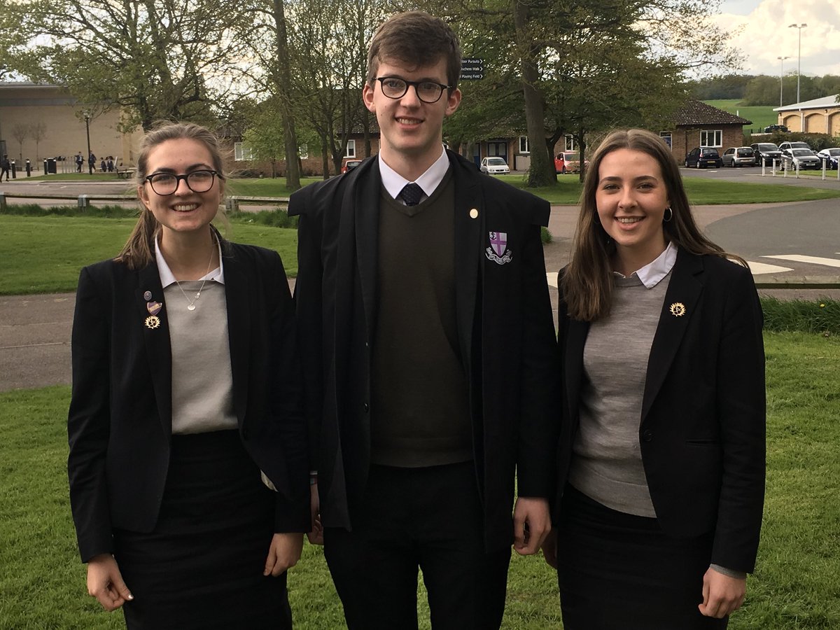 KimDofE's tweet photo. @KimboltonSchool more DofE Gold Awards... many congratulates Lottie, James &amp; Jen 🎉🎊🍾 https://t.co/MnkcEgbRTR