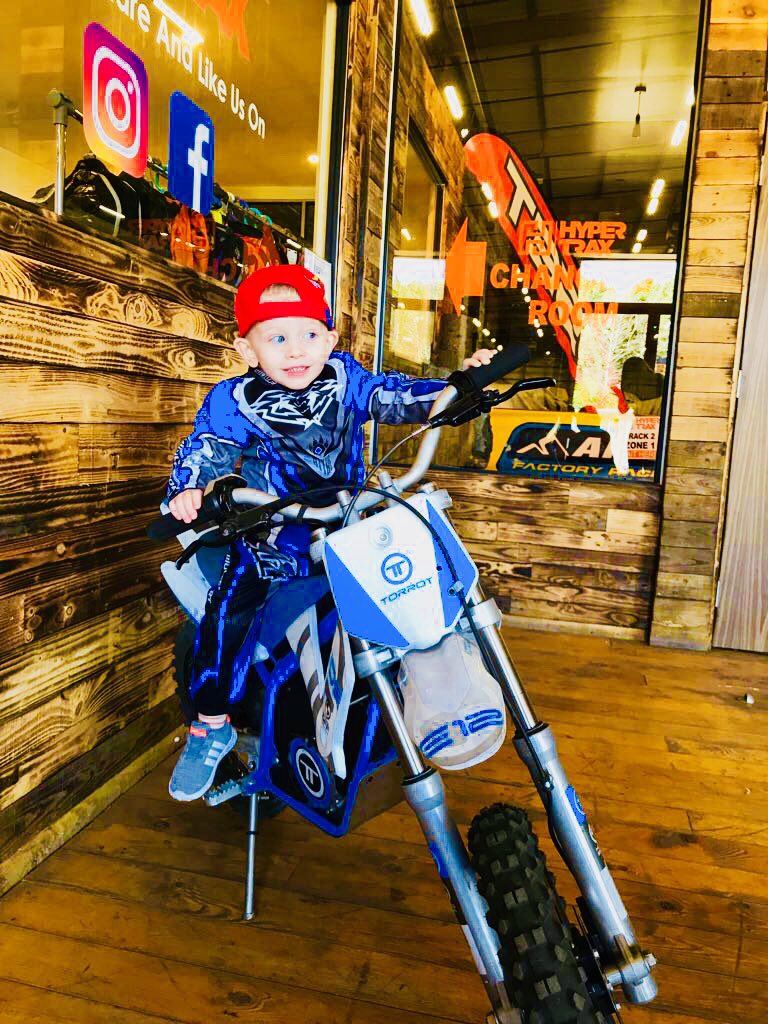 trax_hyper's tweet image. Kids ❤️ motocross...
Check out little Egan wearing his new Wulfsport toddler racesuit from Hyper-Trax.
Your kids will love Hyper too.
Indoors in East Kilbride.
Beginner to expert, all kit supplied. Perfect for after school fun.
Book 01355 225718.
hyper-trax.com