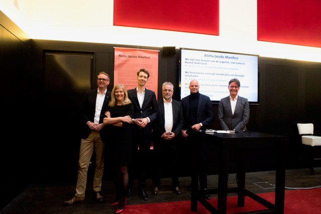 Talent naar de Top ondertekent Aletta Jacobs Manifest en bekrachtigt dat zij diversiteit wil bevorderen in regio Noord-Nederland. Samen met <a href="/univgroningen/">University of Groningen</a> <a href="/VNONCWNoord/">VNO-NCW Noord</a> <a href="/GemeenteGR/">Gemeente Groningen</a> Benieuwd naar #Manifest? Bekijk: noorderlink.nl/events-1/Alett… @Aletta2018