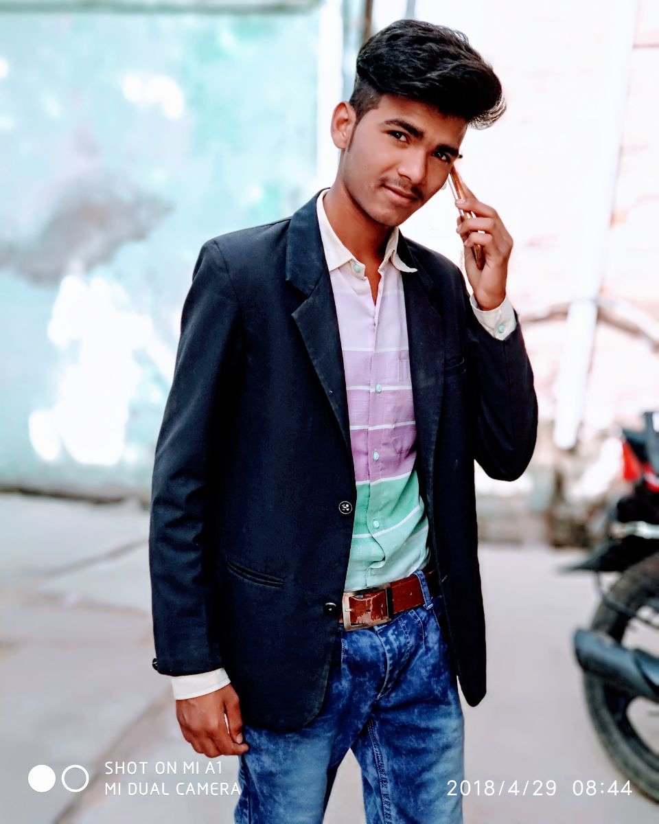 sunilgujrati25's tweet photo. #sunil #sunilgujrati #bercha #rockstarking https://t.co/WYqSsUg0K5