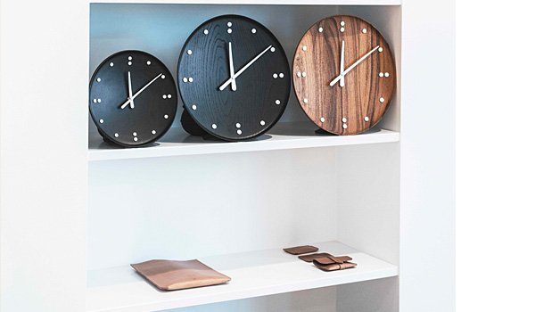 ScandObjects's tweet image. Wall clock, designed 1950 by Finn Juhl / #architectmade, now also available in black stained ash: tinyurl.com/finn-juhl-wall…