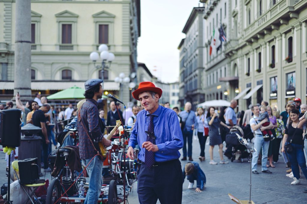 Colin87241868's tweet photo. Street photography in Firenze. https://t.co/ZXsblyER80