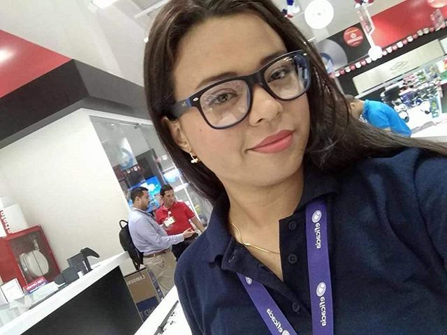 Elrinconsamario's tweet photo. #RegiónEnESM

La presión mediática casi mata a Katherin

Cientos de ciudadanos se solidarizan en redes sociales con la joven que por un error ha sido lapidada por la sociedad.

Después de que el video íntimo de la mujer junto a tres hombres le diera la vuelta al mundo a trav… https://t.co/7W1q9HMqJ4