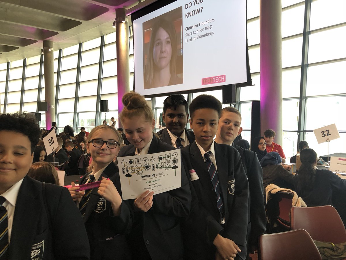 gwebm's tweet photo. Winners of best gadget idea 🙌🏻💡🥇🏆 @teentechevent @officialRPHS https://t.co/FNQUHQ0196