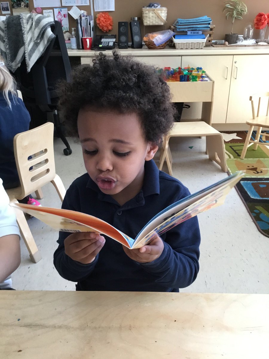 KCSMatters's tweet photo. Senior Kindergarten knows that sunshine and a good book is the best combination! 
#ReadingForTheLoveOfIt #ReadingInSK #Kindergarten #ReadingWithConfidence #EmbraceLearning #TakeResponsibleRisks https://t.co/VgNT47Vbhx