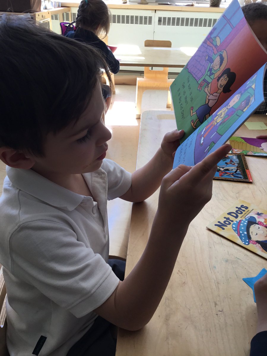 KCSMatters's tweet photo. Senior Kindergarten knows that sunshine and a good book is the best combination! 
#ReadingForTheLoveOfIt #ReadingInSK #Kindergarten #ReadingWithConfidence #EmbraceLearning #TakeResponsibleRisks https://t.co/VgNT47Vbhx