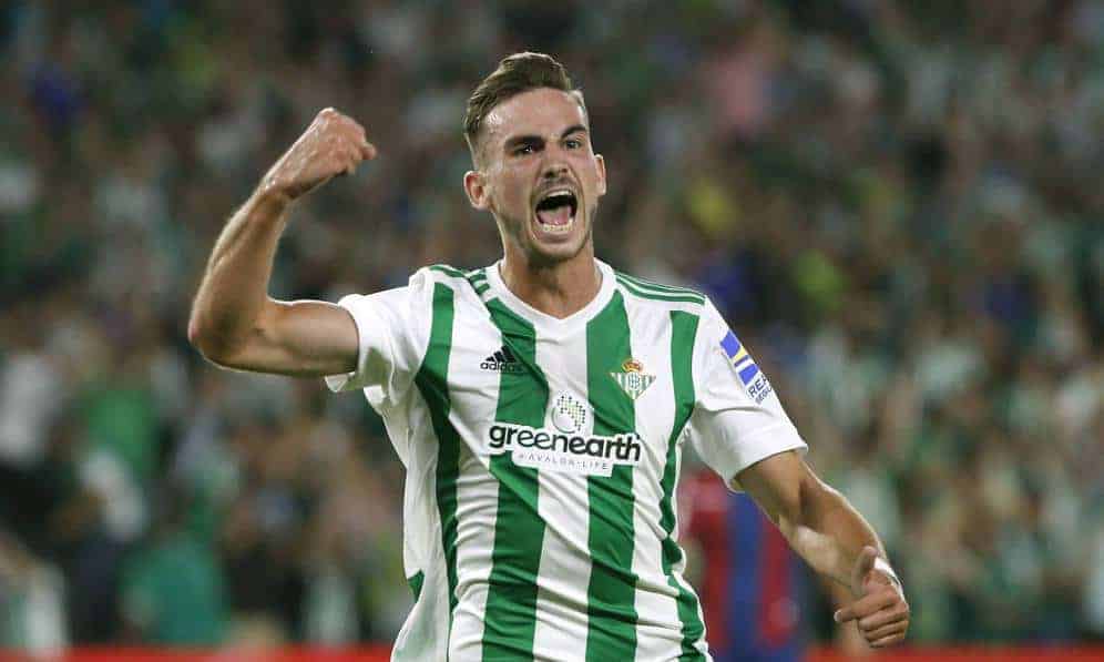 FutbolWar's tweet photo. ¿Mejor canterano?  💚⚪💚

RT → Fabián 
MG → Ceballos https://t.co/0H6EWVHlhA