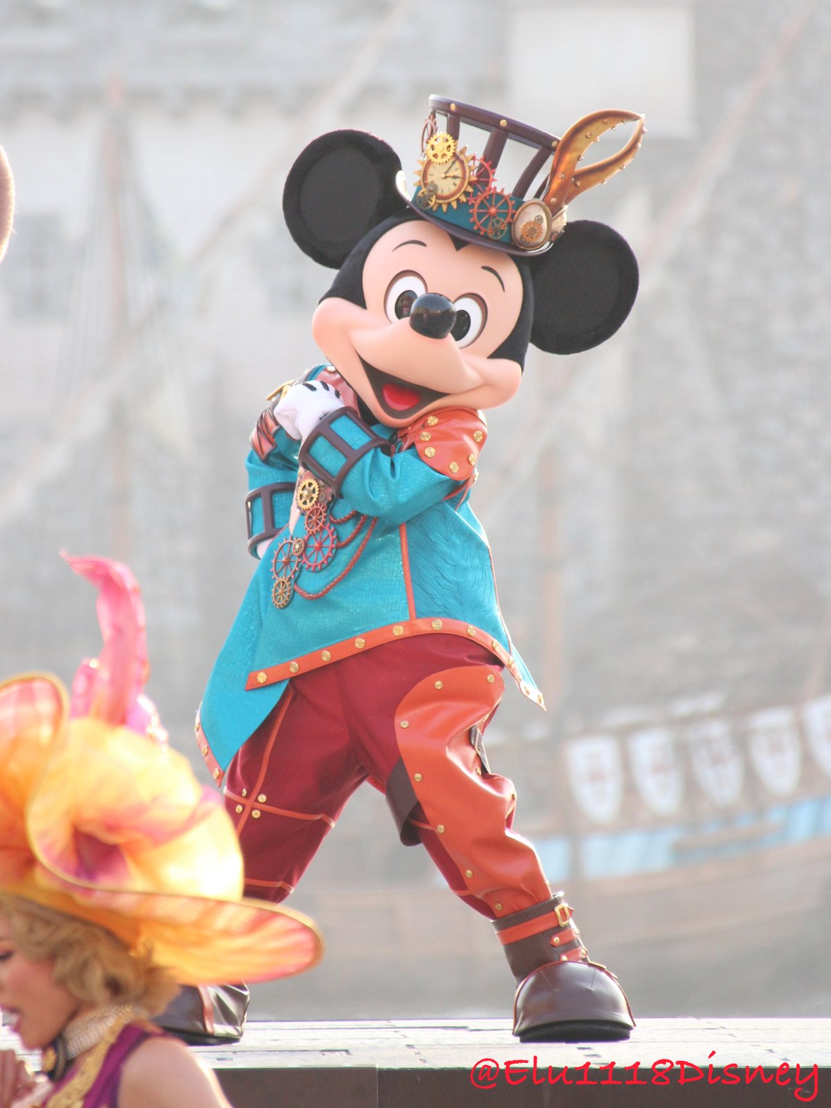 ディズニー 海外 メカニカルキングダム ミッキーカー スチームパンク