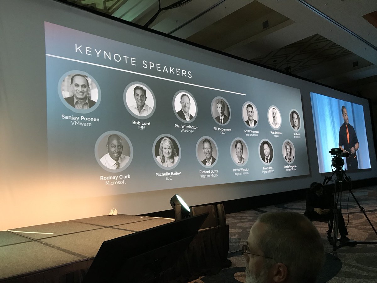 marcotessav's tweet photo. Selecto grupo de speakers en Cloud Summit  #imcs2018 #ingrammicrocl https://t.co/WY7IgMcrXw