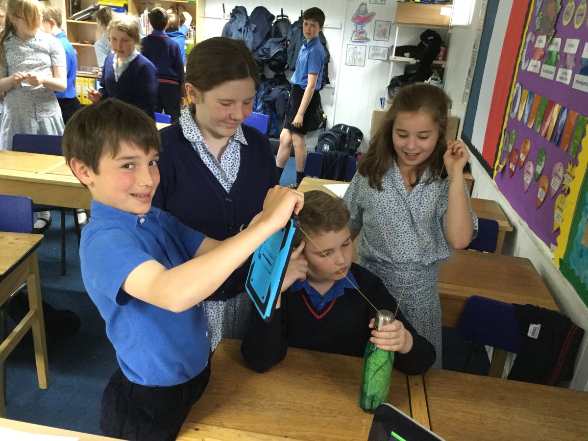 prospecths's tweet image. 6G modelling how we see things/how light travels #PHS #ReflectingRays #LuminousLight #InvestigativeLessonsMakeForInterestedPupils