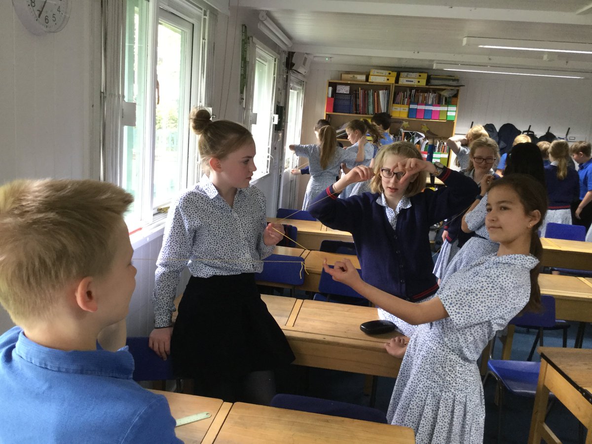 prospecths's tweet image. 6G modelling how we see things/how light travels #PHS #ReflectingRays #LuminousLight #InvestigativeLessonsMakeForInterestedPupils