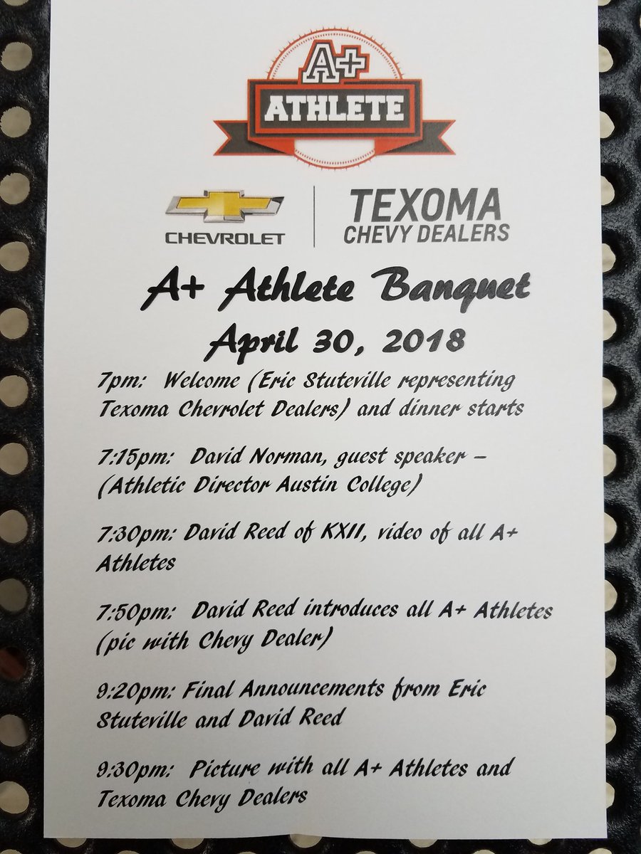 coachlittle88's tweet photo. Congratulations again to Alissa French and Cassie Bisson for being selected as @KXIITV A+ Athletes. Honored to get invited to the banquet. Thanks Alissa! @durantisd72 https://t.co/sIOHRQf4AT