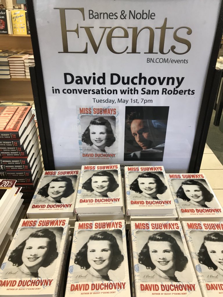 2018/05/01 - David at Barnes and Noble Union Square for Miss Subways DcHT-hVV0AE-Gf3