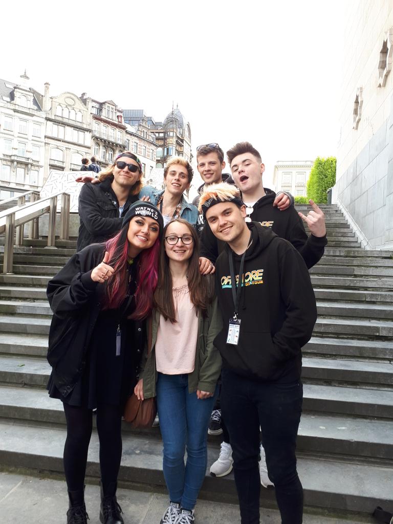 lxttlesatellite's tweet photo. thank you so much for today!! it was amazing. I miss you all already ♡ https://t.co/zqEj2UG17x