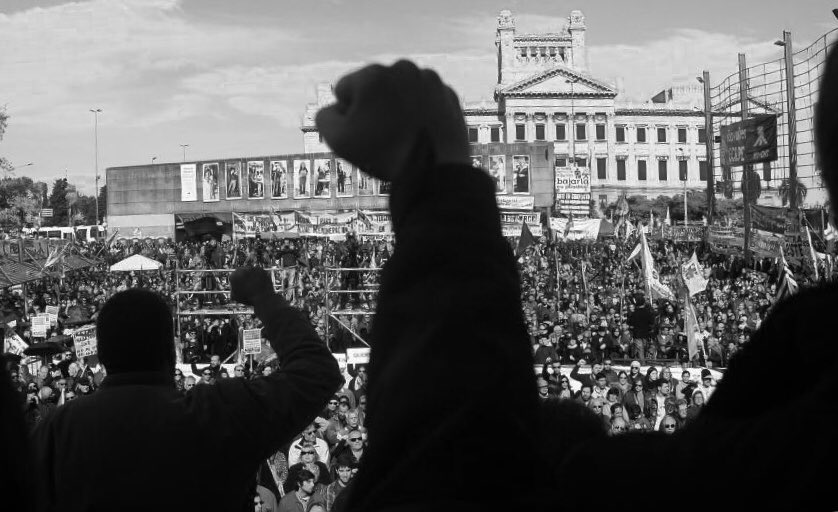 El único camino que tenemos es profundizar los cambios, más dignidad, más justicia social, más libertad. El principal sujeto y protagonista de esos cambios es el trabajador. Para eso: más compromiso, más unidad y lucha! Feliz día a las y los trabajadores!#DiaDelTrabajador#1DeMayo