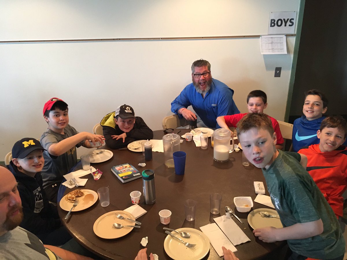 cam2016adams's tweet photo. Breakfast time! https://t.co/9lzkRcC6SG