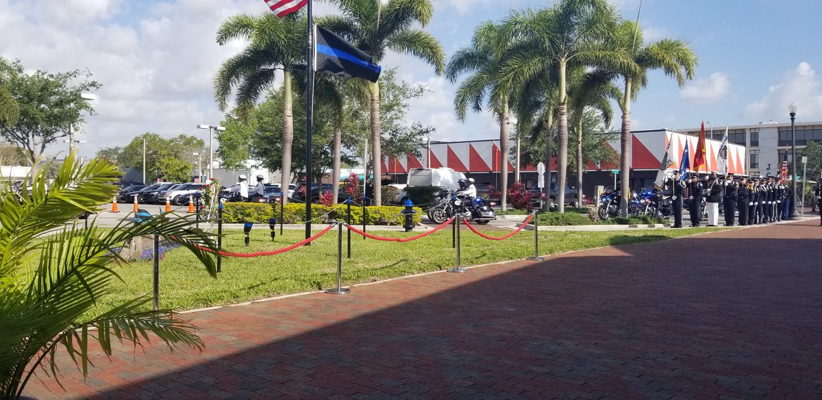 myNMBPolice's tweet photo. @myNMBPolice We are very honored to stand with @nmpdnews during the Police Officers Memorial. WE WILL NEVER FORGET! https://t.co/vmwnZRhHws