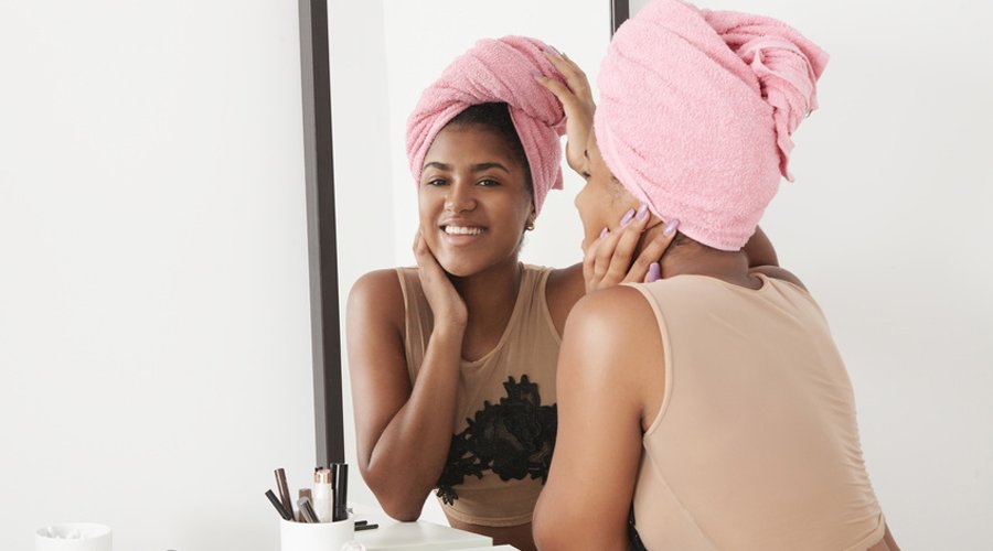 lescreateursbio's tweet photo. Un grand nombre de soins capillaires pour cheveux frisés et crépus seraient à éviter !

https://t.co/4p719xIbJU

#santé #cheveuxcrépus #blackhair #health #HealthyForall #cheveuxafro #beaute #beauty #toxic #black #BlackWoman #curlyhair https://t.co/WRYycTivC2