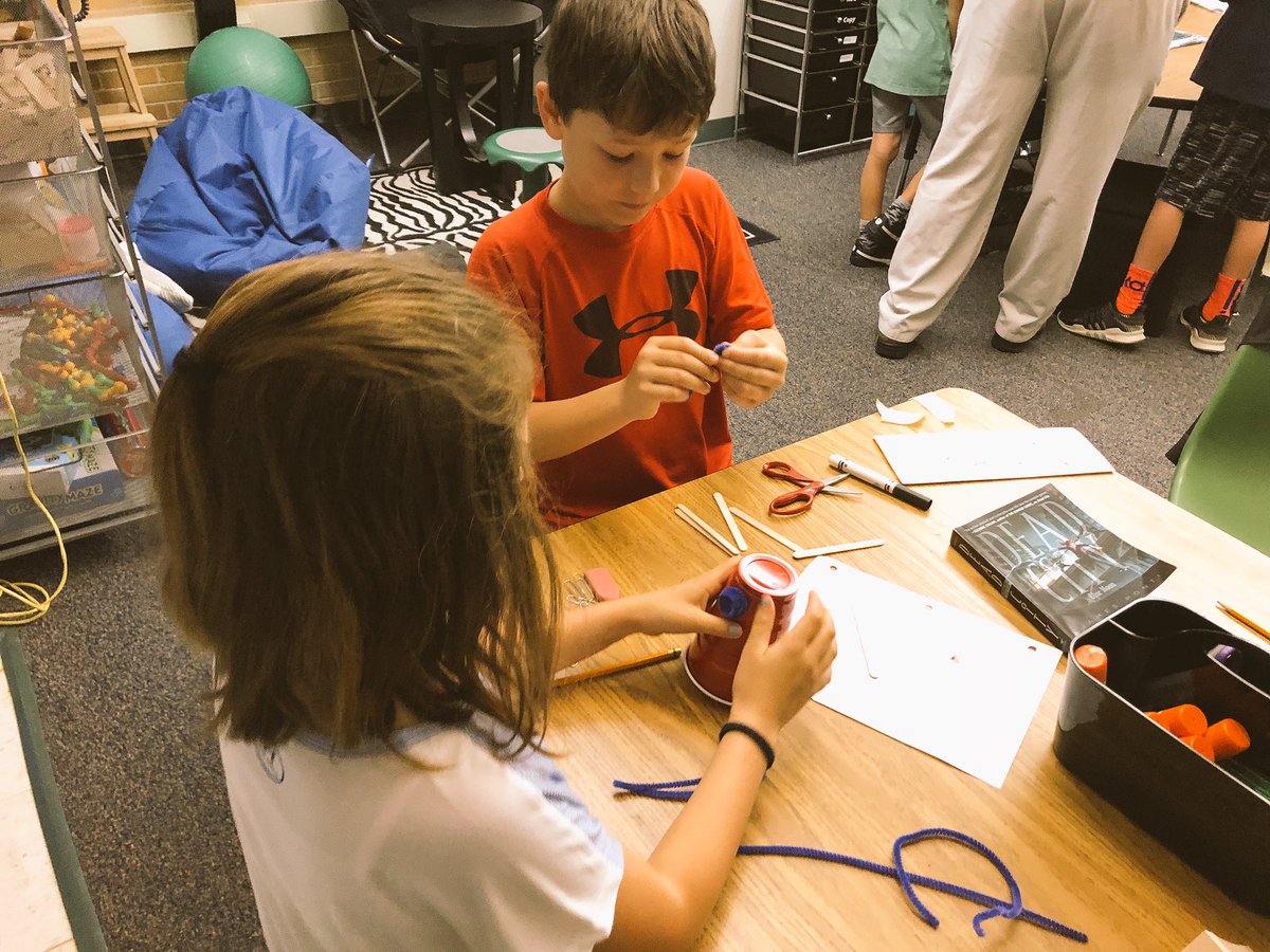 dsmitheisd's tweet photo. Building Battle Bots @mrhooker @SpheroEdu https://t.co/NuAQ83bsel