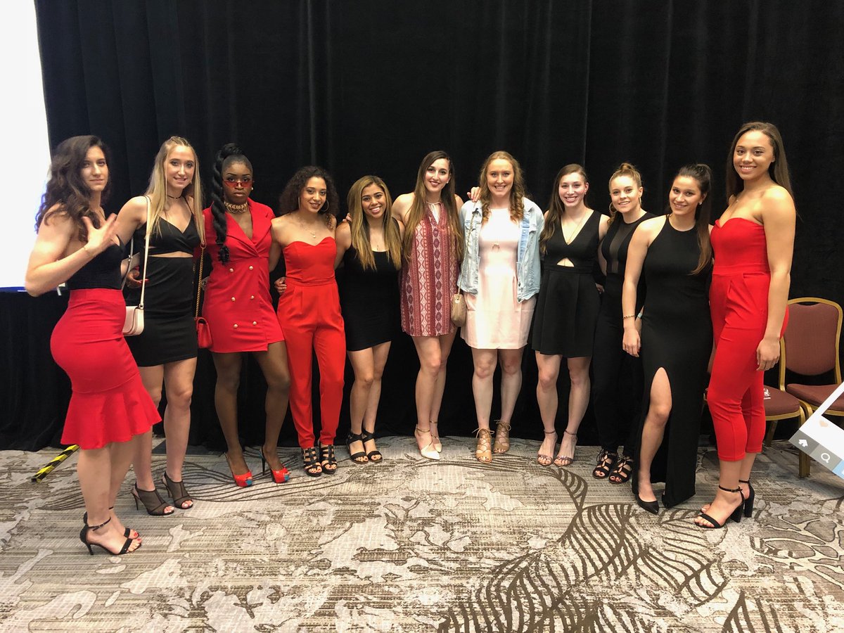 FDUKnightsWBB's tweet photo. Banquet beauties! https://t.co/coD5nXFtpC