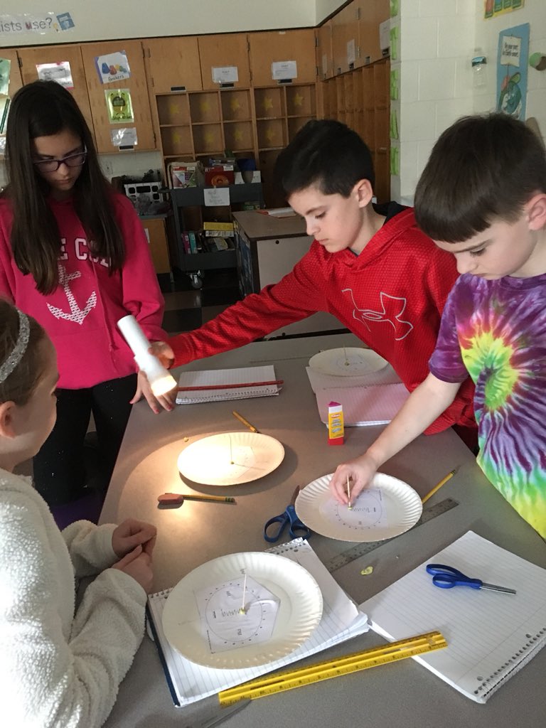 rlfreedm's tweet image. Ss create shadow clocks to understand time #steam #mysterscience #sciencechat #hornetschat @jordanjacksonma @tighe_lee @jenn_k4