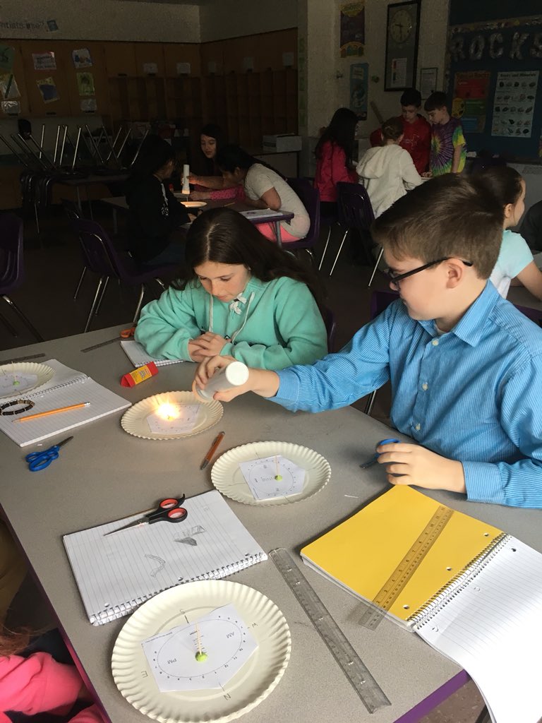 rlfreedm's tweet image. Ss create shadow clocks to understand time #steam #mysterscience #sciencechat #hornetschat @jordanjacksonma @tighe_lee @jenn_k4