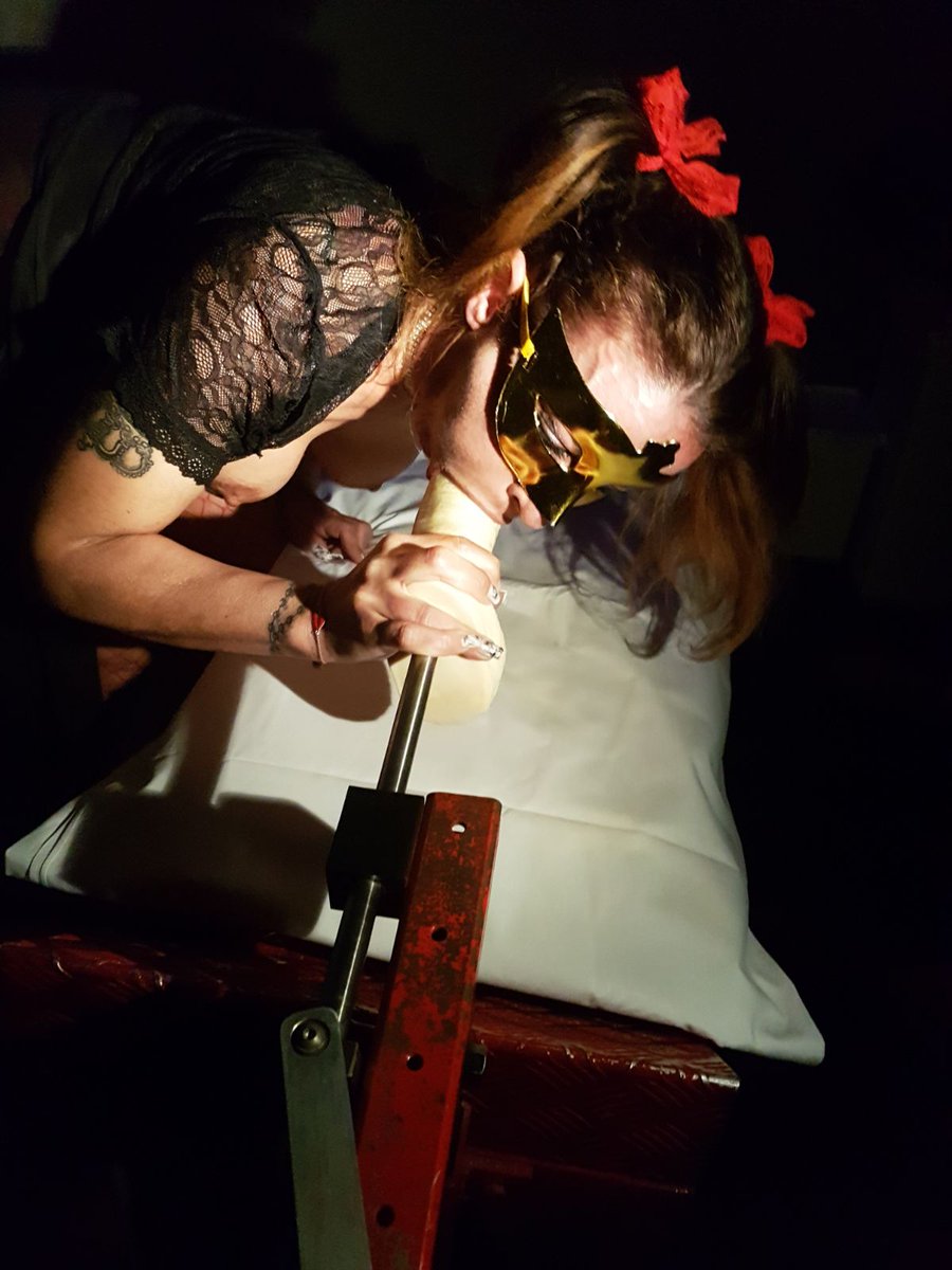 alexmagnicxc's tweet photo. Qualche altra foto dalla scena di ieri e non dimenticate che SucchiellaMonella, Carolina la panettiera e Selvaggia Forte, presto le troverete sul nostro https://t.co/j65CYlWLqE
Grazie davvero ai ragazzi che ieri sono venuti al #casting! 

#tantaroba #soloallacentoxcento https://t.co/U64CDfOebq