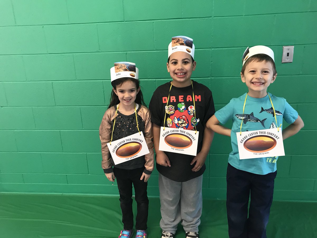 Nodell_library's tweet image. Grand Canyon tour guides hard at work this morning making their video welcoming visitors to their National Park. Exciting things are happening in the @Hampton_Street library this morning! @DoInkTweets @StjamesLinda #researchisfun