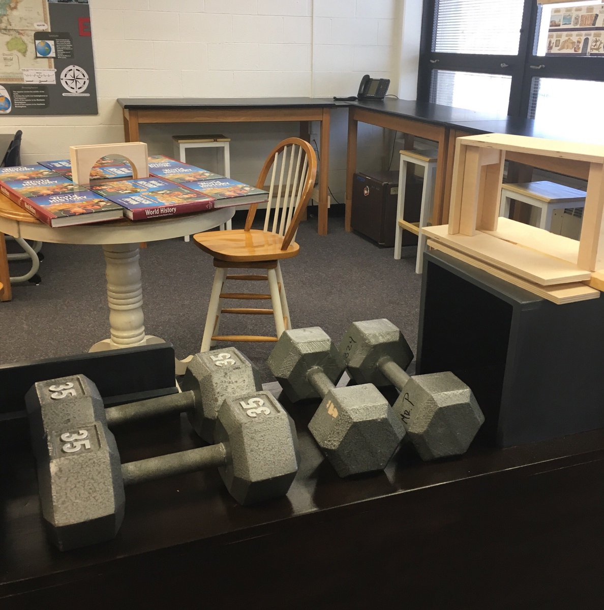 Mr_P_SS_NBJH's tweet photo. Learning about Roman architecture π today in class Beams vs Arches. Students are very excited! More to come later today, stay tuned πΊ #SafetyFirst π #Innovate28 #TLC28 #WoodWorkingSocialStudiesTeacher π¨π§π #DIYexperiments #LearningShouldBeFun #MakerSpace https://t.co/yuf3LF5yRl