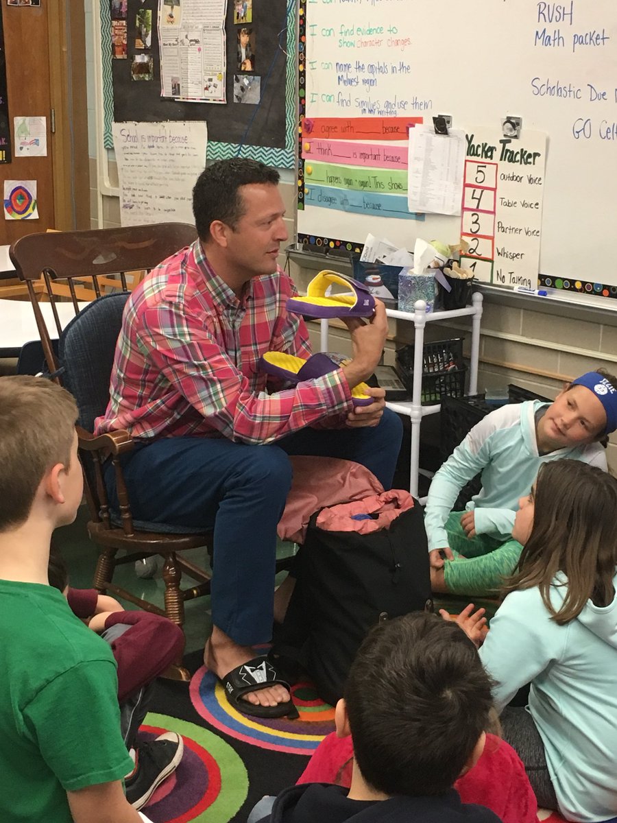 MsDiPesa's tweet photo. Thank you @ISlideUSA @ShootingTouch for coming and telling us all about what it’s like to start a business. I have a feeling we have some future business owners in the making! #medfieldps #beproudbedale #standinwhatyoustandfor #dreambig #islides https://t.co/I7yPYt5qiL