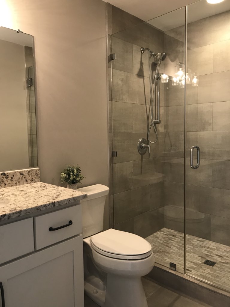 MastersPropInc's tweet photo. The Badin Lake kitchen and master bathroom remodel in New London, NC is complete! Talk about a total transformation! 😍 Take a look at the before pictures and see how the look of this home has completely changed! #MastersQuality https://t.co/PjVJv1RFoC