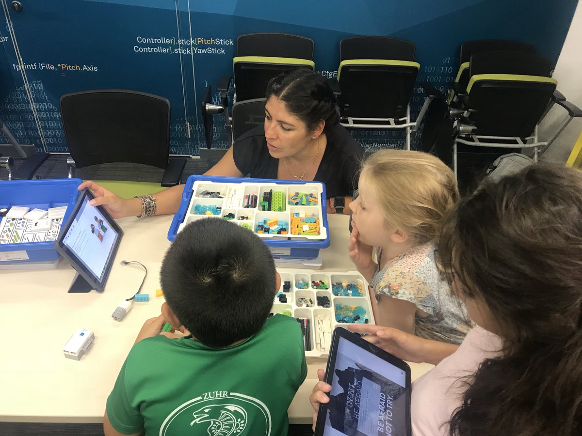 CoderdojoDXB's tweet photo. Amazing turn out at today’s Dojo! https://t.co/iEbQ4ULm7L