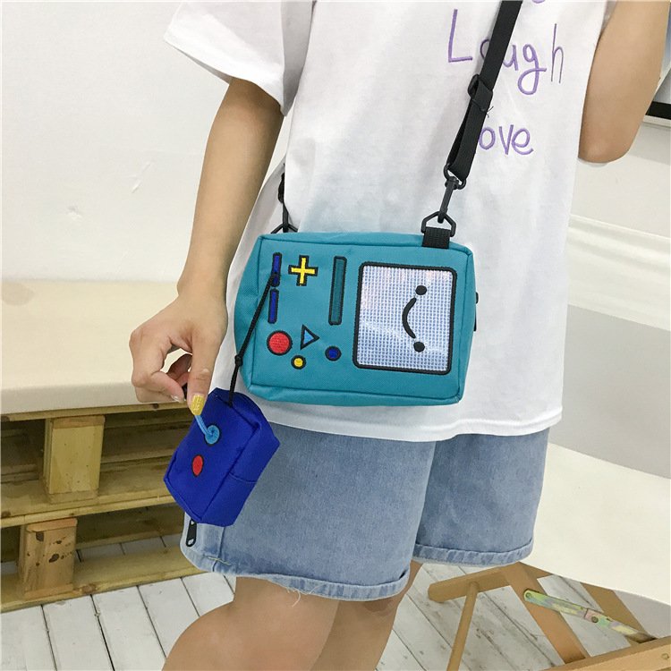 kumaeiei's tweet photo. เปิดจองกระเป๋า Bmo น่ารักมากเลยน้าาา ตุ้งติ้งน้อยสีน้ำเงินก็เป็นเป๋าใส่เหรียญ เราเปิดรับออเด้อแค่รอบเดียวนะค้า ราคาใบละ 150 บาทค่า สนใจสั่งพิมจองไว้น้า แม่ค้ารับจองแล้วจะทักกลับจ้า ใครล๊อคทวิตสั่งเค้าในดีเอ็มเน่อ https://t.co/CLQPcJF4hQ