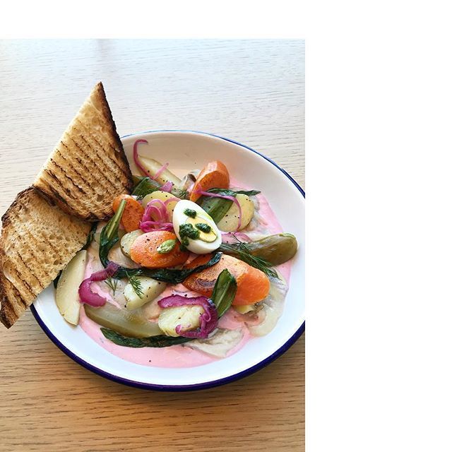 SciGalleryCafe's tweet photo. #śledź #herring salad
Such an unused fish in Ireland!
#Café
#polishweek
#chef
#polskiejedzenie
#polishfoodinireland
#polskiejedzeniewirlandii
#polskakuchnia
#cafelife
#traditionalpolishfood
#salatkasledziowa
#sałatkaśledziowa
#love
#food https://t.co/dCCWeSRxtl https://t.co/fm2qdVX8ee