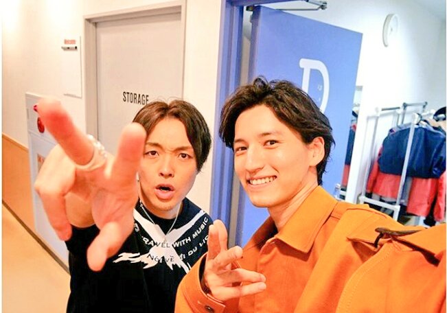 mendibuba's tweet image. #田口淳之介 Nice off shot 😁 Junno looks lovely btw. HIS jacket reminds me of the tametabi uniform 😂😂👍👍

junnosuke_officialoff shot-part 1-
#JT #Taguchi Junnosuke
Sato Hiroshi
# Sound word # Sapporo