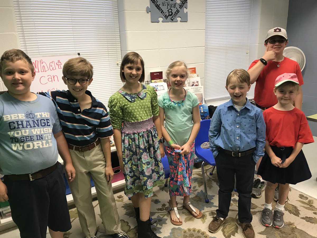 MAPcreations's tweet photo. We are greeting our Art from the Heart student-teachers for the day on our @MaryBBuzz Buzz!🐝
Camille = Dr. Jones @amandau27 
Dylan = Coach Burt @MBABurt 
Katie Jo = Coach Regan
Putnam = Librarian @MrsLambertMBA 
Henry = @MBAEmergingTech 
Caleb &amp; Hannah Claire = Me!
@MaryBAustin https://t.co/nSP3kNx4v4