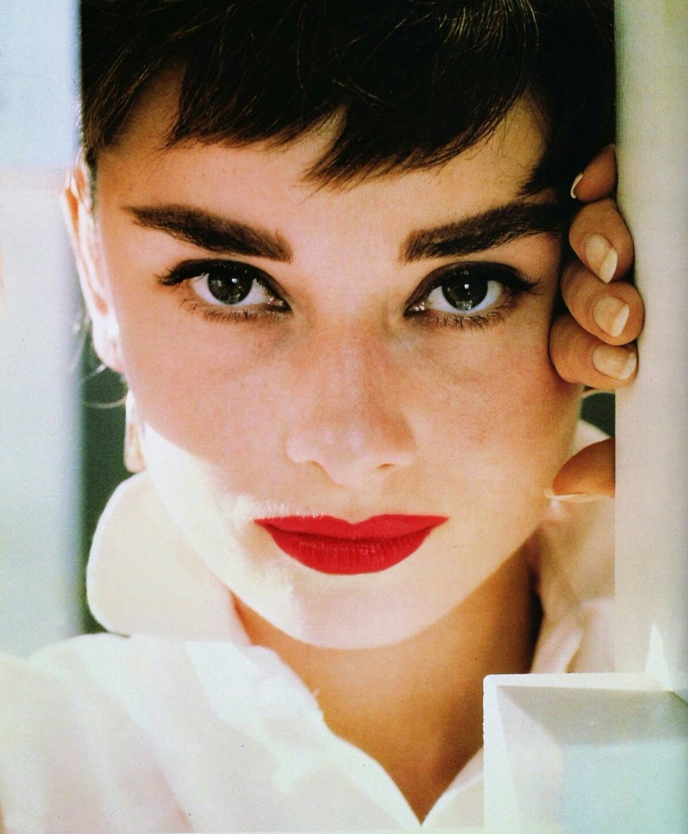 May the 4th be with you <a href="/LoraBidner/">Lora Bidner</a> <a href="/declan_odonovan/">Declan O'Donovan</a> <a href="/hblaisauce/">x</a> 8.30 pm Bill Avery photo (1953) via <a href="/SoAudreyHepburn/">Audrey Hepburn</a> with thanks