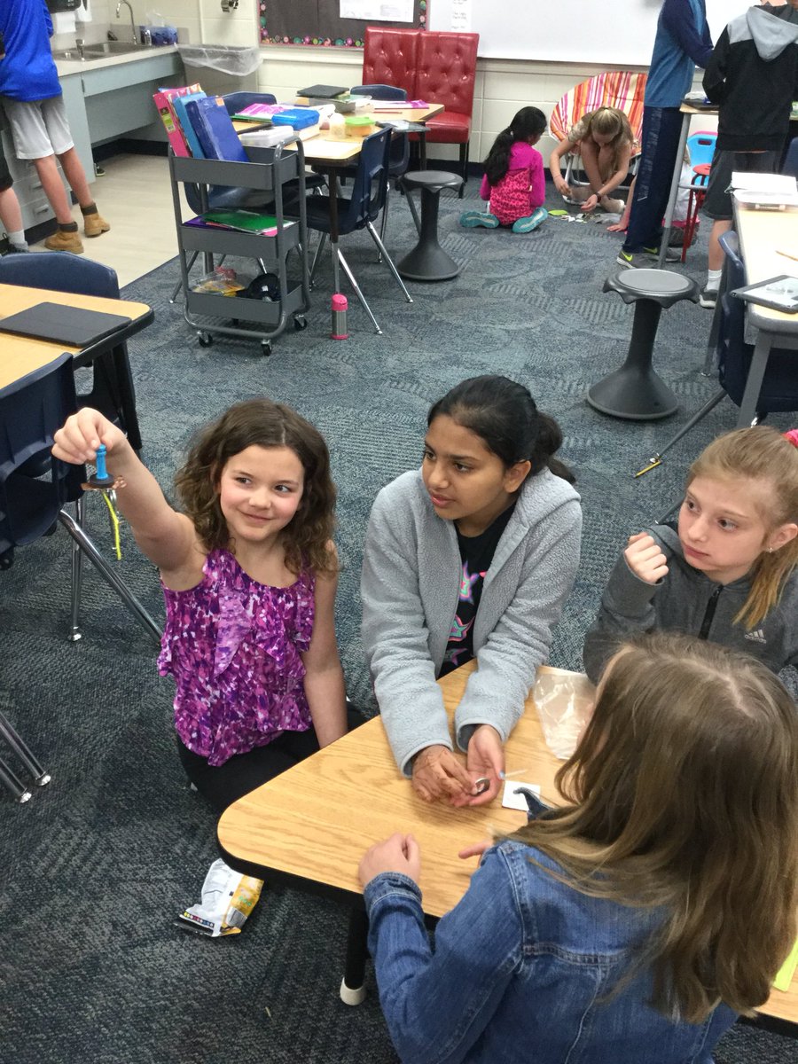 MrsVillas4th's tweet photo. Making temporary magnets in science #gwgreats https://t.co/DeehXPl2nk