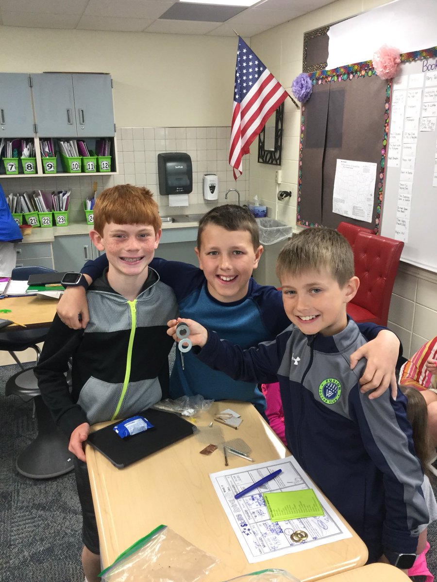 MrsVillas4th's tweet photo. Making temporary magnets in science #gwgreats https://t.co/DeehXPl2nk