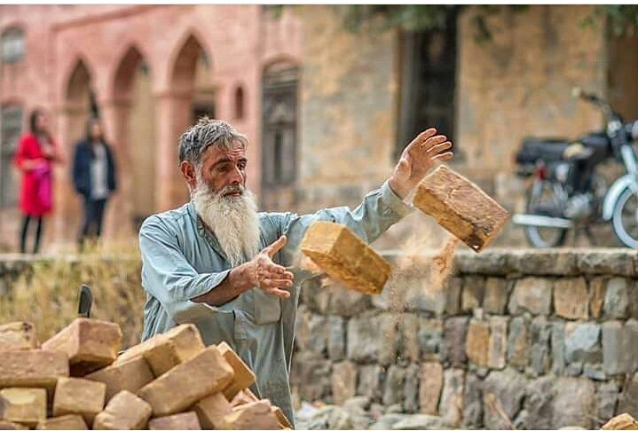 sumaira_rajput's tweet photo. تو قادر و مطلق ہے مگر تیرے جہاں میں
ہیں تلخ بہت بندہ مزدور کے اوقات
#LabourDay #labour #labor #labourseparis #lobourday #laboursemurah #laboursworking #humanwrites #sumaira_rajput #socialwriter https://t.co/x0zfjTrvxC