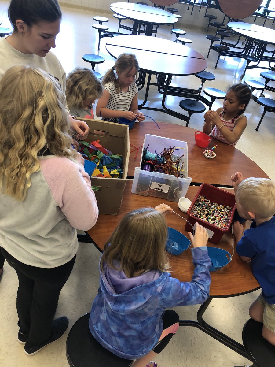 HBProjectKIDS's tweet photo. Basket making!!! @ISD191 https://t.co/bwLw7x4OTU